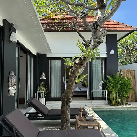 Villa En Pantai Kuta -3Br With Private Pool